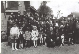 Photo de membres de la communauté en 1937